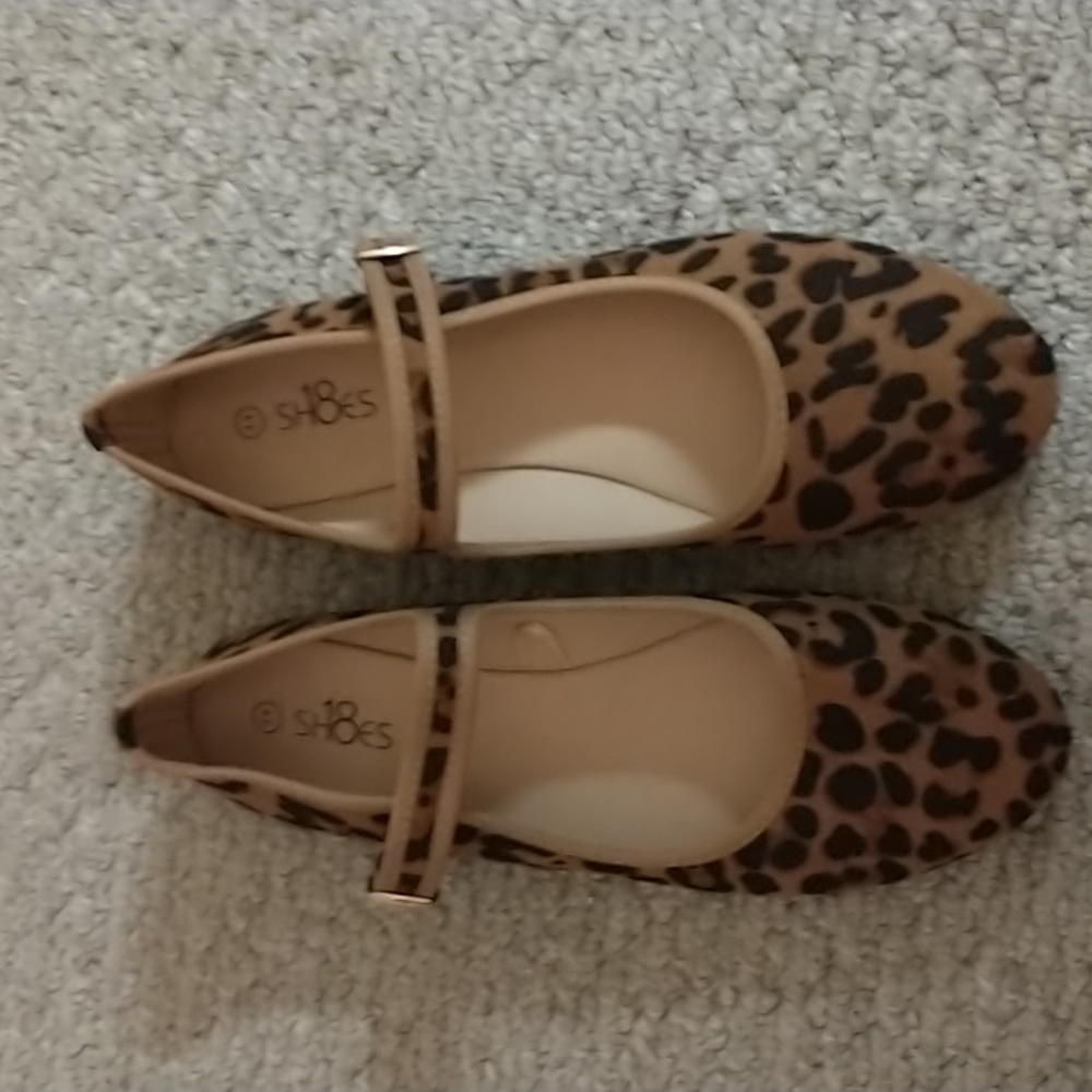 Leopard print flats